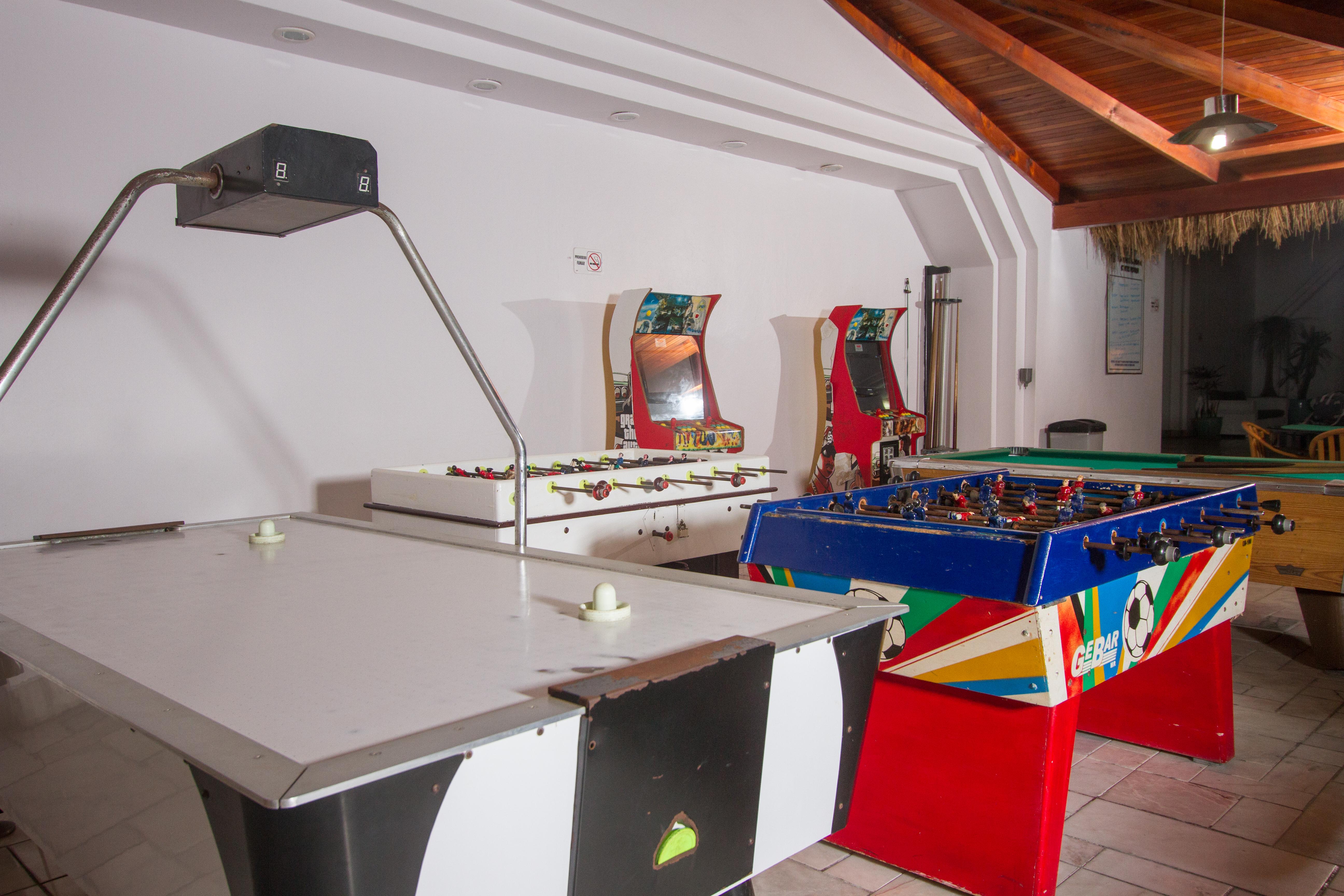 Royal Villas Resort Mazatlán Exteriér fotografie Air hockey table