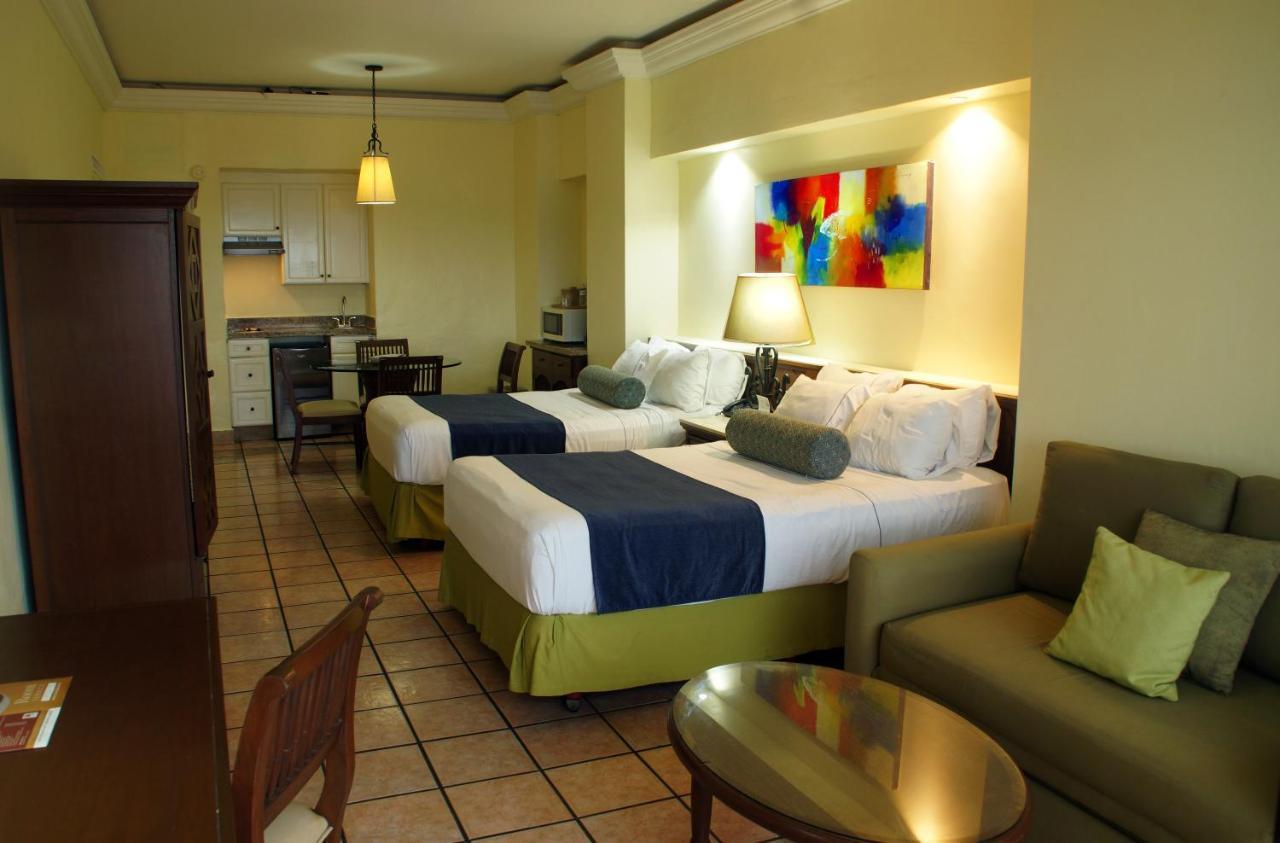 Royal Villas Resort Mazatlán Exteriér fotografie A room at the hotel