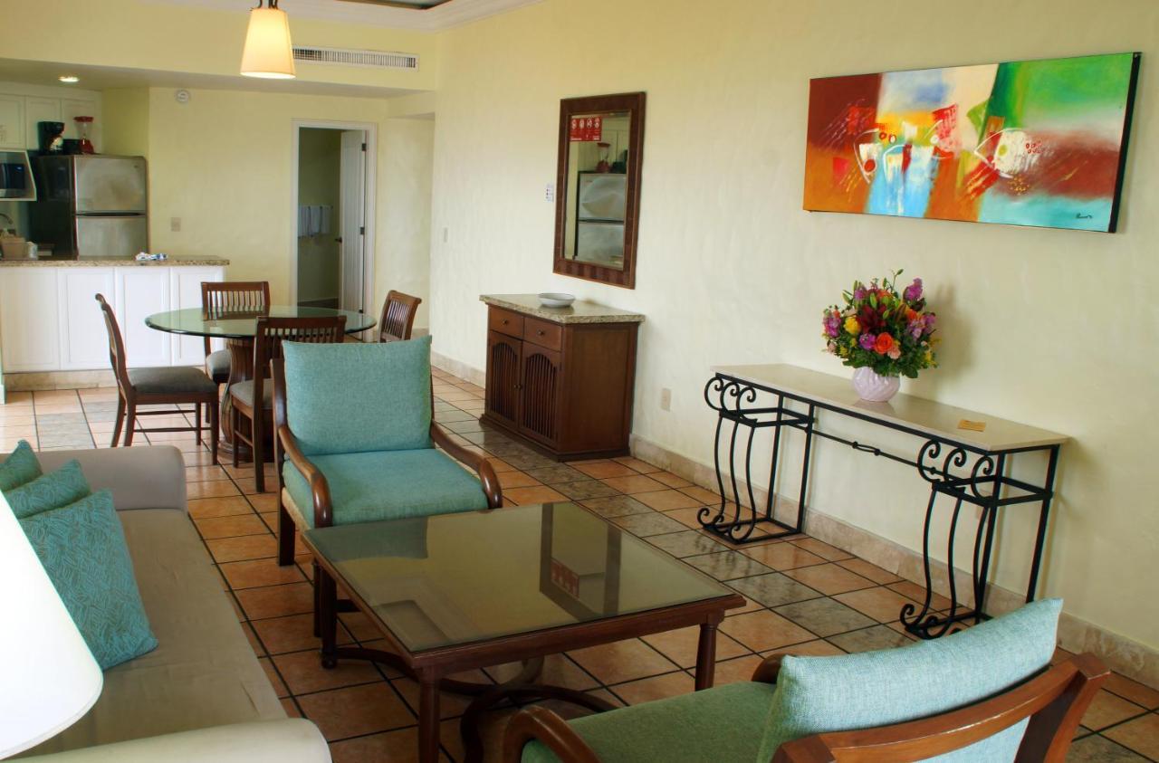 Royal Villas Resort Mazatlán Exteriér fotografie Living room
