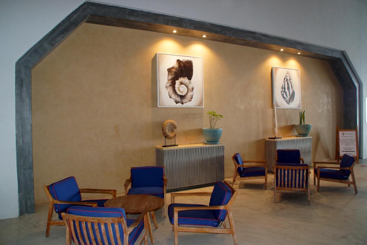 Royal Villas Resort Mazatlán Exteriér fotografie The lobby of the hotel