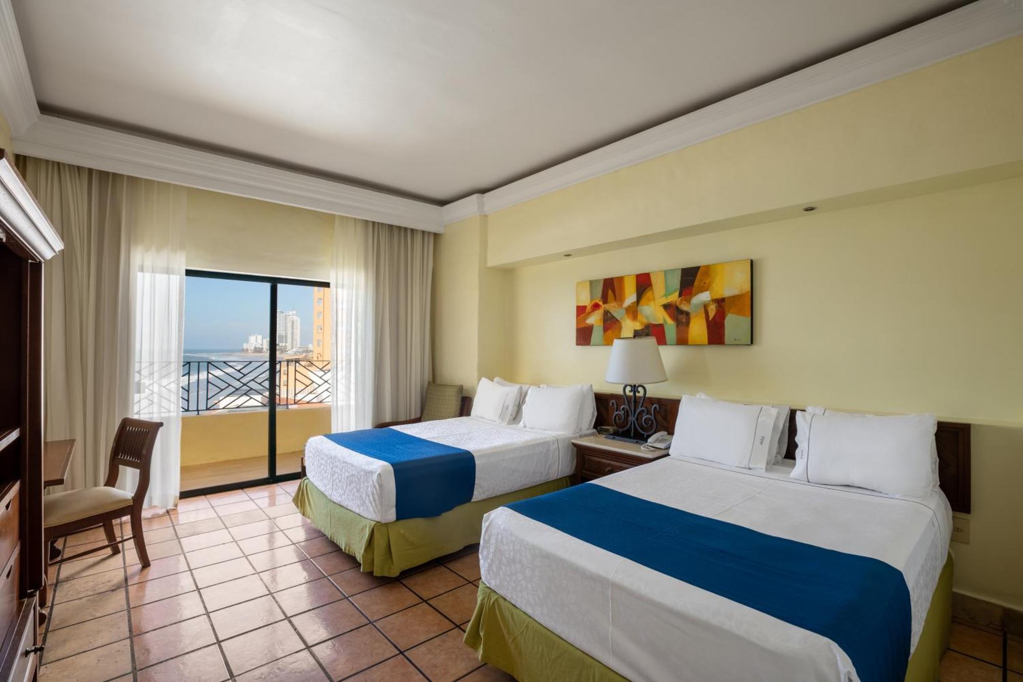 Royal Villas Resort Mazatlán Exteriér fotografie A room at the Iberostar Grand Hotel at Playa Paraíso, Tenerife